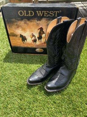 Black Leather Cowgirl Boot